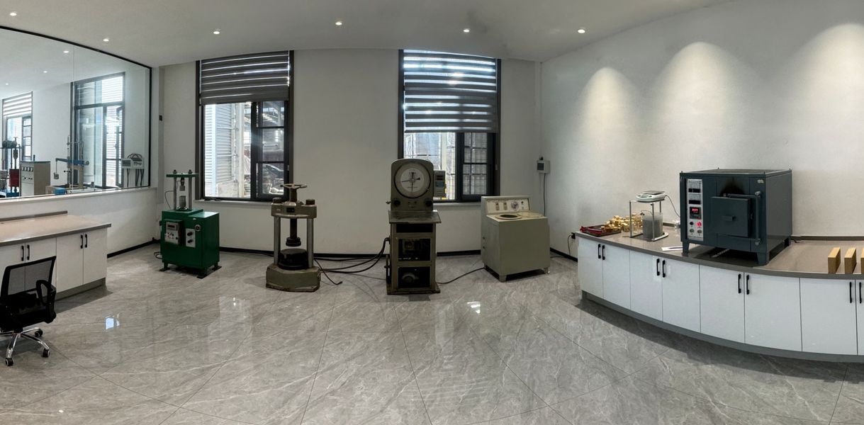 Henan Hongtai Kiln Refractory Co.,Ltd. ligne de production du fabricant