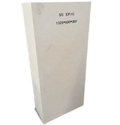 Contenu en Fe2O3 ≤ 0,1% Briques fondues réfractaires S5 EPIC AZS pour fours de glaçage en céramique