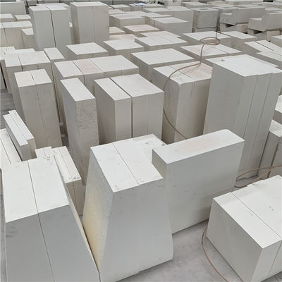 Fabrication de briques isolantes AZS à haute réfractabilité 1770°-2000°
