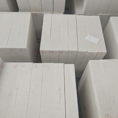 Bloc de corindon de zirconium de la série AZS en brique réfractaire blanche pour environnements à température