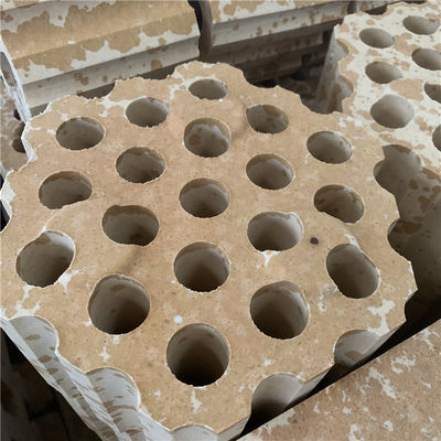 Céramique d'aluminium Dalian Gaoteng Briques de revêtement à haute silice Silix et Al2O3 Contenu en % ≤1