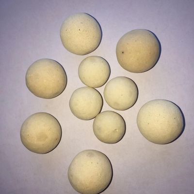 Boules de céramique réfractaires 65% 92% 99% Al2o3 Alumine stockage de chaleur pour four industriel