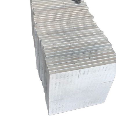 Densité en vrac 2,65 g/cm3 Briques de carbure de silicium pour revêtement de cellules électrolytiques en aluminium