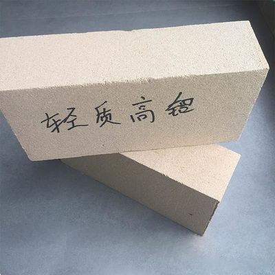 Briques d'isolation thermique à haute résistance à la compression à chaud avec une densité totale ≤ 0,5-1,3 g/cm3