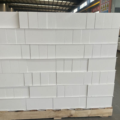 Briques à bulles d'aluminium inorganiques réfractaires au feu sur mesure à 0% de SiC