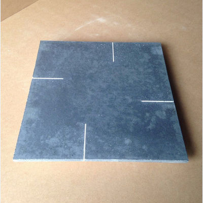 Plaque de carbure de silicium liée au nitrure de silicium réfractaire avec une teneur en MgO de 0,8-1,2%