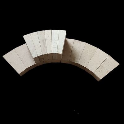 ISO9001 2008 certifié Carreaux de revêtement en céramique à haute teneur en aluminium, briques de revêtement à faible perte d'usure
