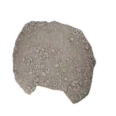 Ciment calcium-aluminate réfractaire gris clair pour réfractaire à haute température