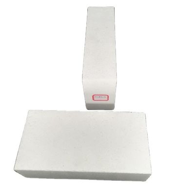 Corindon isolant brique blanche sintrée Tjm23/26/28 brique pour four Contenu de SiO2 ≤ 0.38