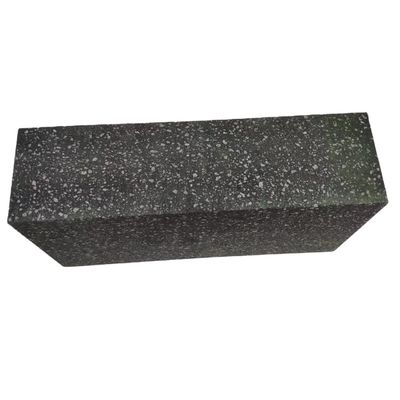 Brick réfractaire pour fours industriels
