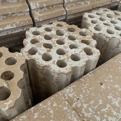 Service de traitement de la flexion des briques de silice pour les applications industrielles sur mesure