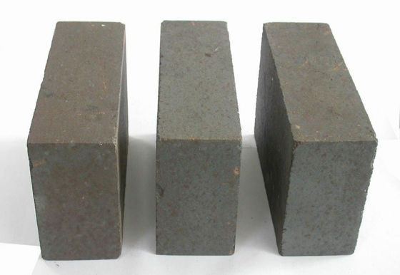 Composant de première qualité des fours industriels Briques de magnésium au carbone à haute teneur en CaO