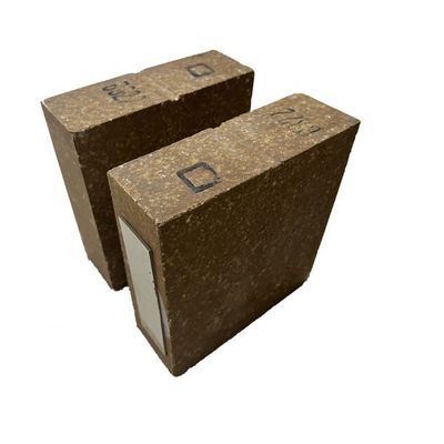Bloc de brique réfractaire en magnésium d'aluminium spinale pour les zones de transition supérieures et inférieures 13-16% Porosité apparente Durable